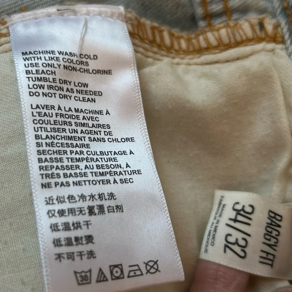 BDG Baggy Fit Light Blue Wash Size 34x32 Jeans Urban Outfitters Denim NEW